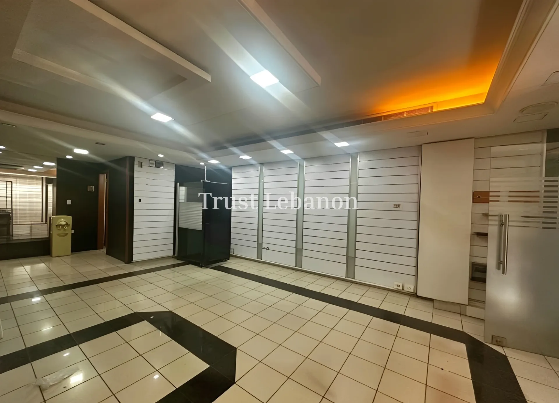 Showroom for rent in Horch Tabet, Lebanon