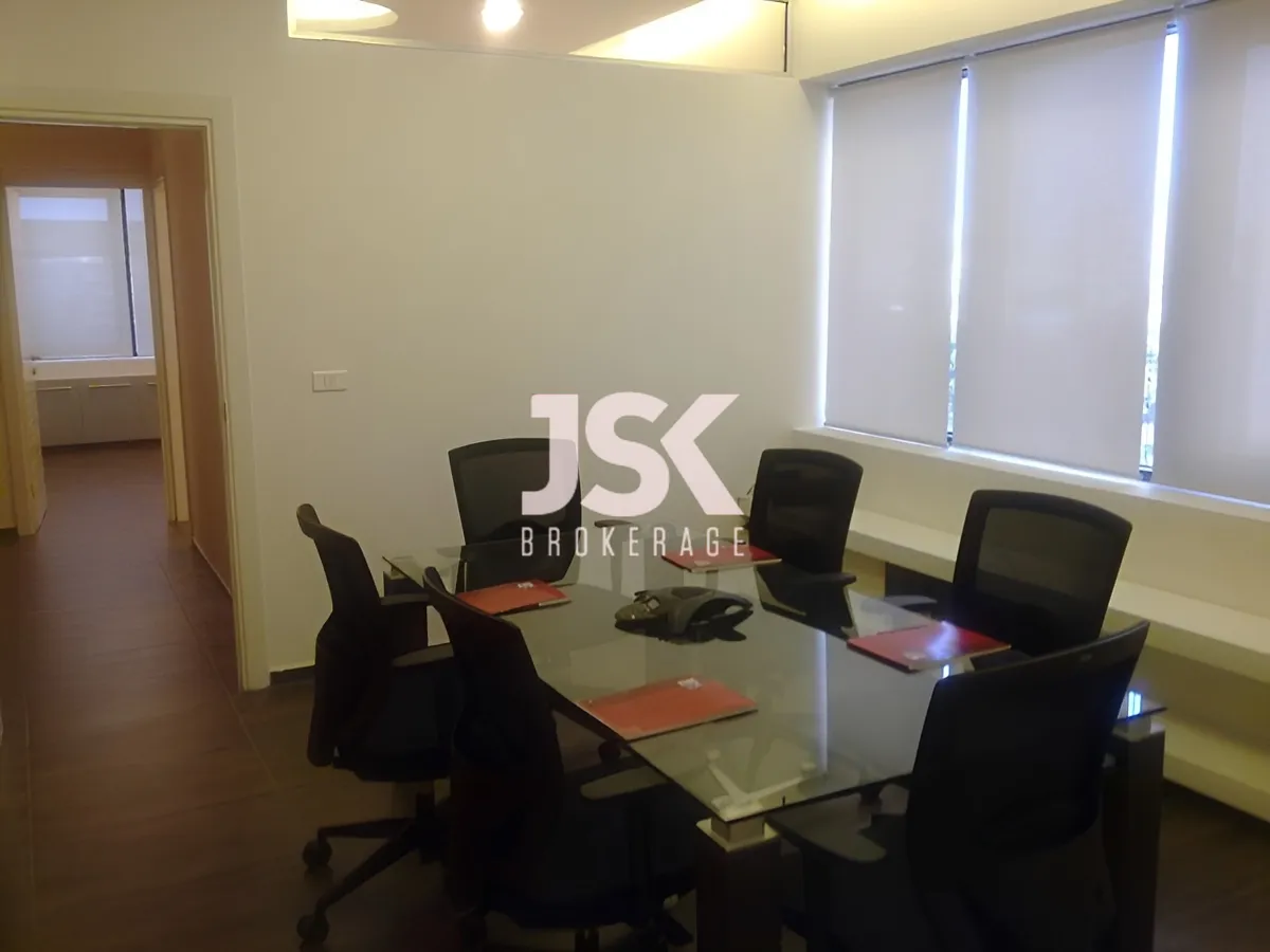 Office for rent in Sin El Fil