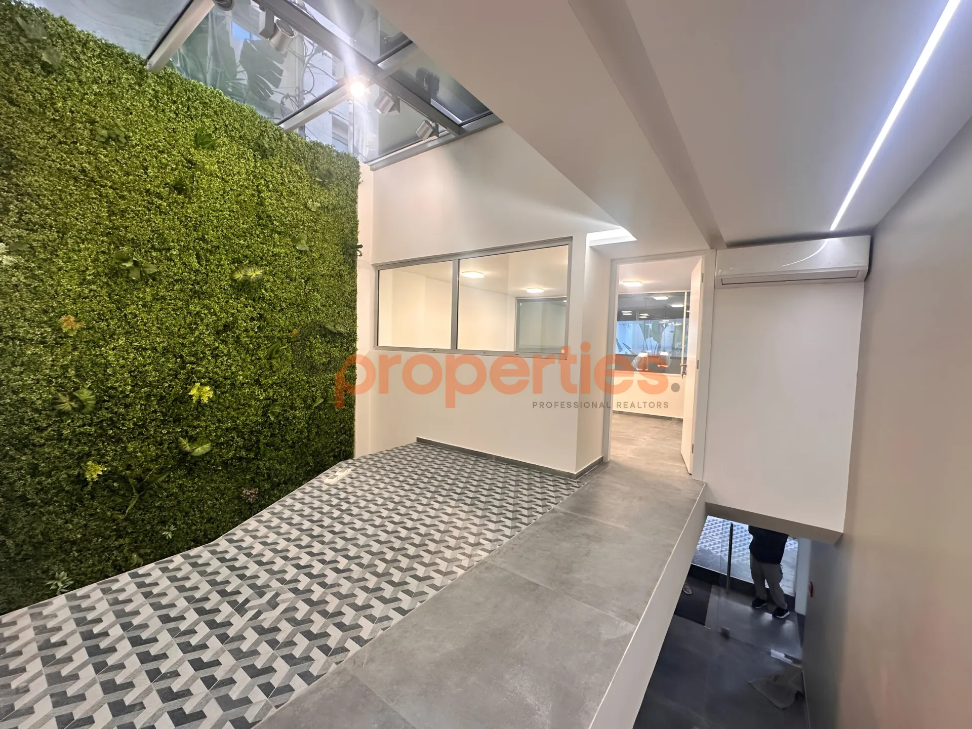 Showroom for Sale in Achrafieh