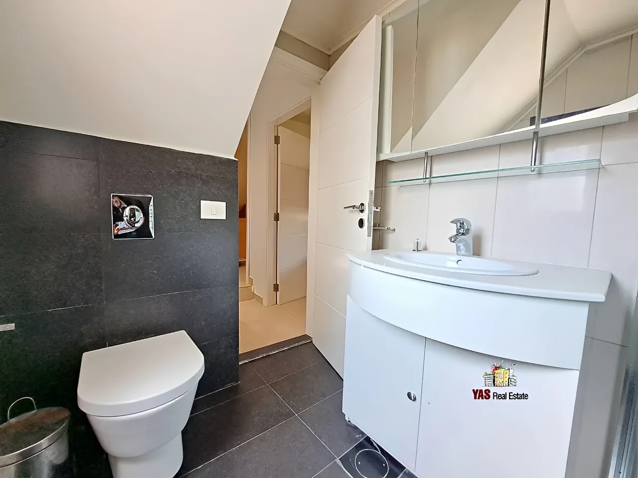 Chalet for Sale in Faytroun - 3 bed, 2 bath