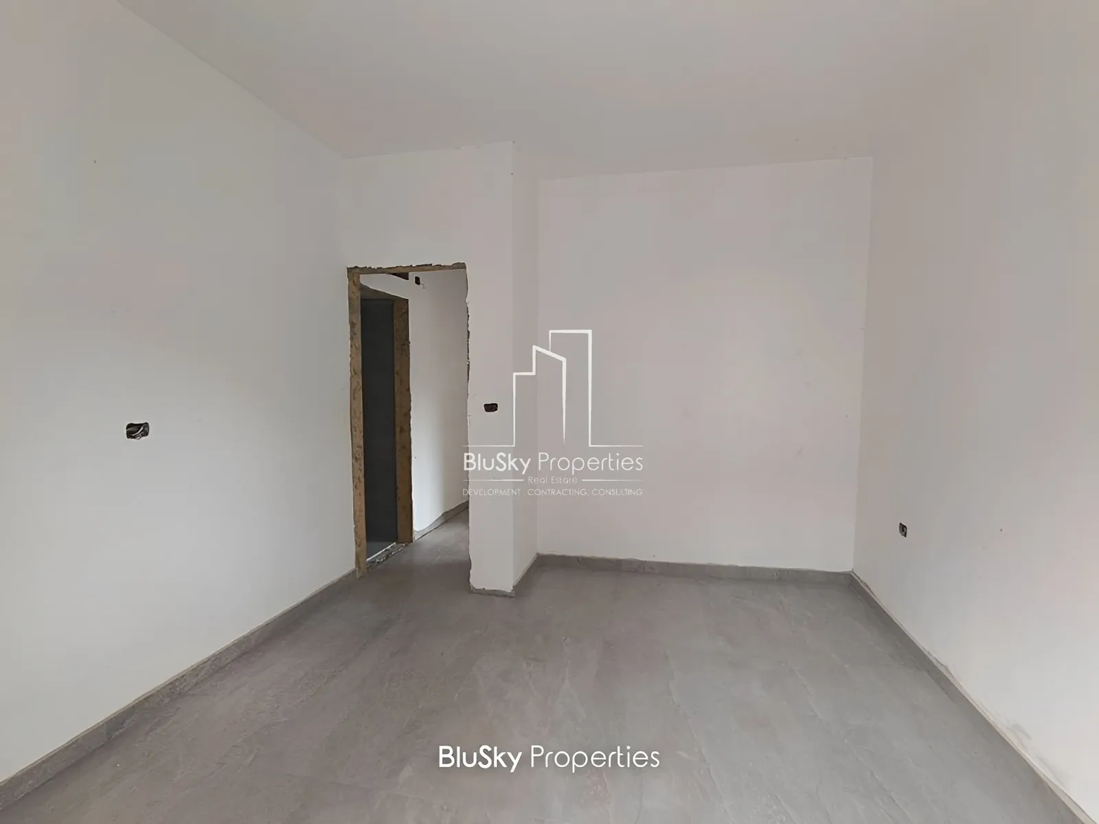 Apartment for Sale in Awkar