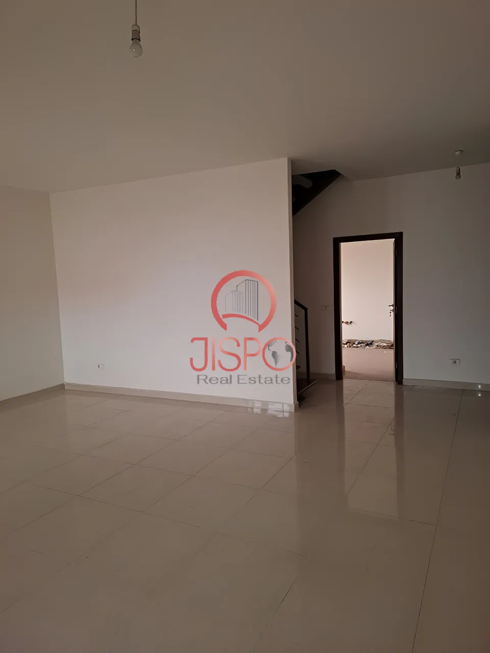 Duplex for Sale in Bouar - 4 bed, 4 bath