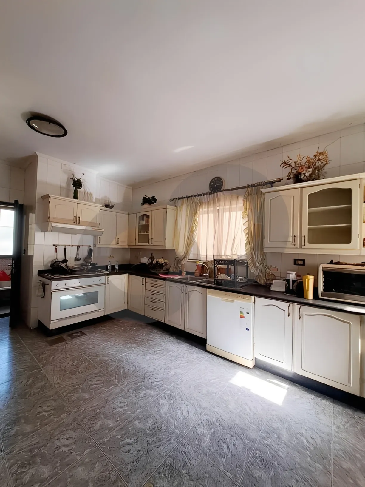 Apartment for Sale in Tallet El Khayyat, Bayrut, Lebanon - 3 bed, 4 bath