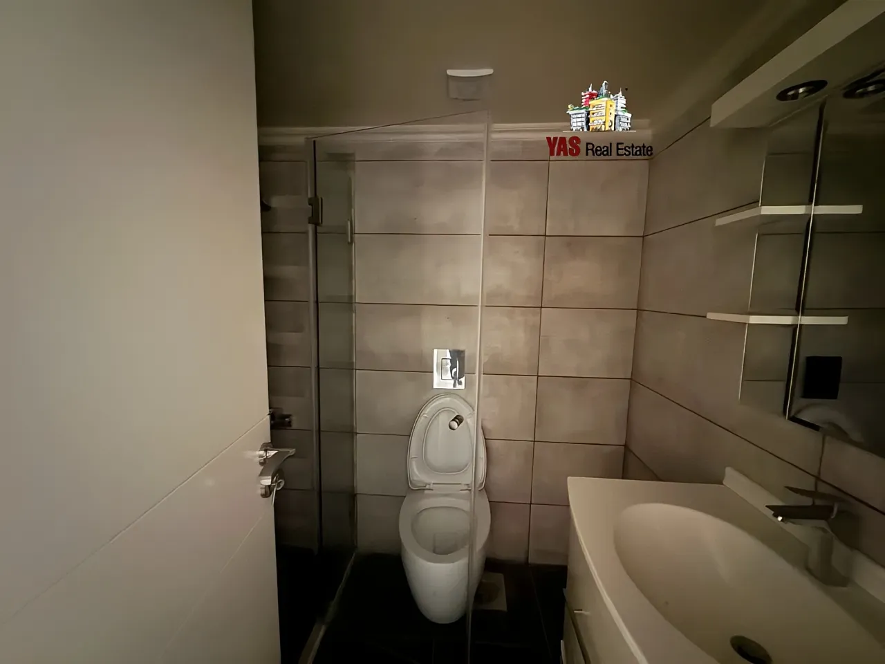 Apartment for Sale in Ballouneh - 3 bed, 4 bath