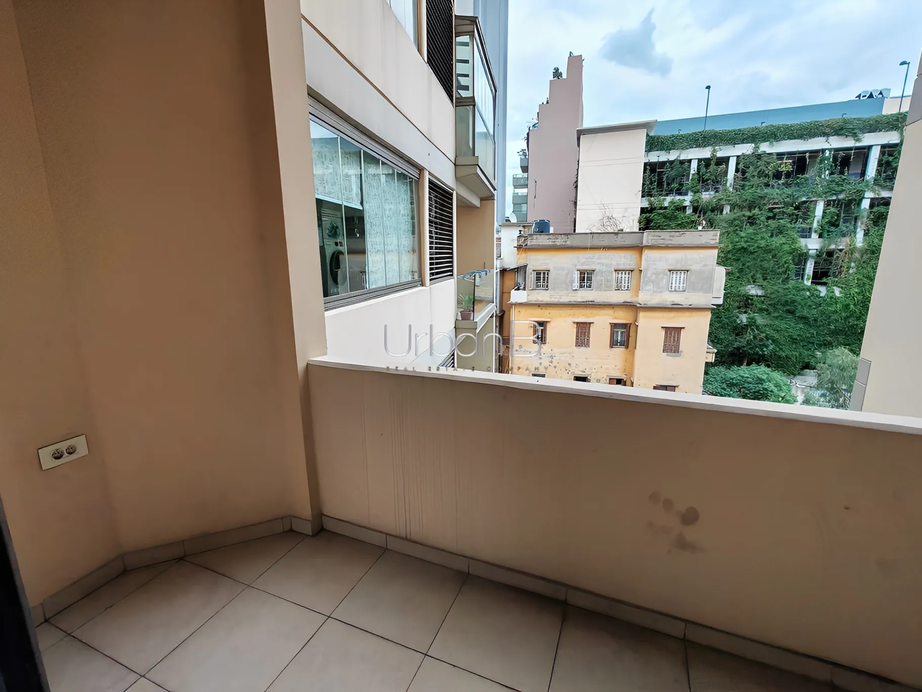 Apartment for Rent in Mar Meter, Achrafieh, Beirut