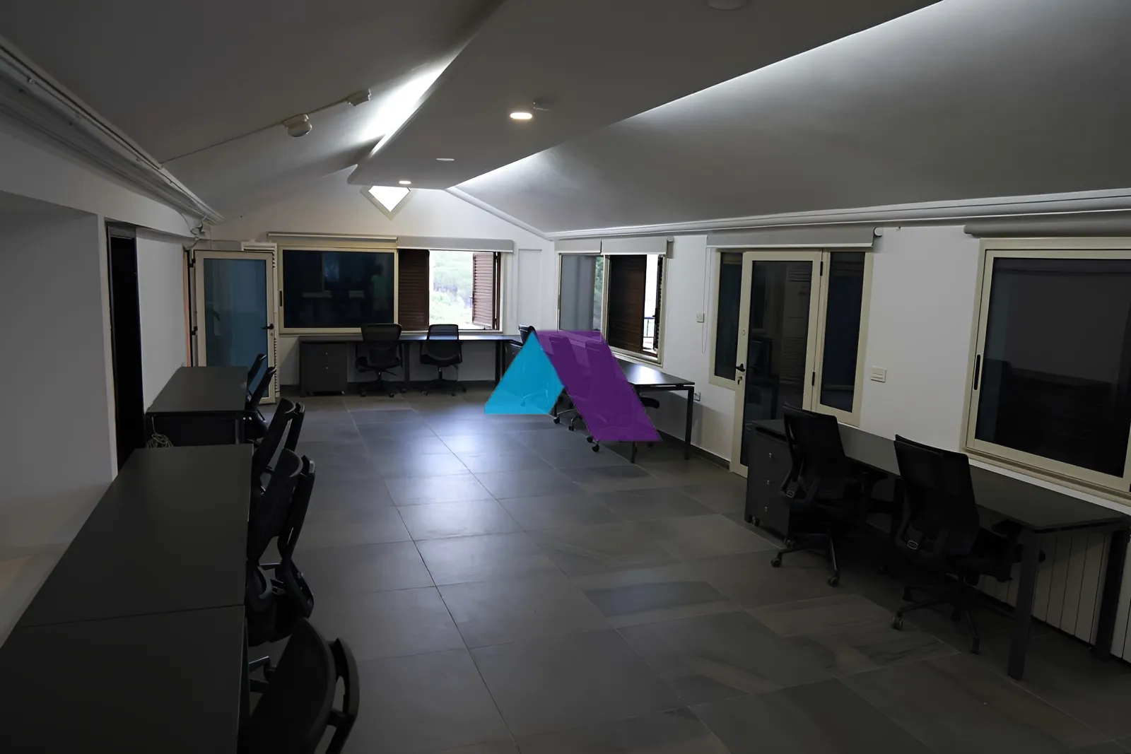 Building for rent in Beit Meri