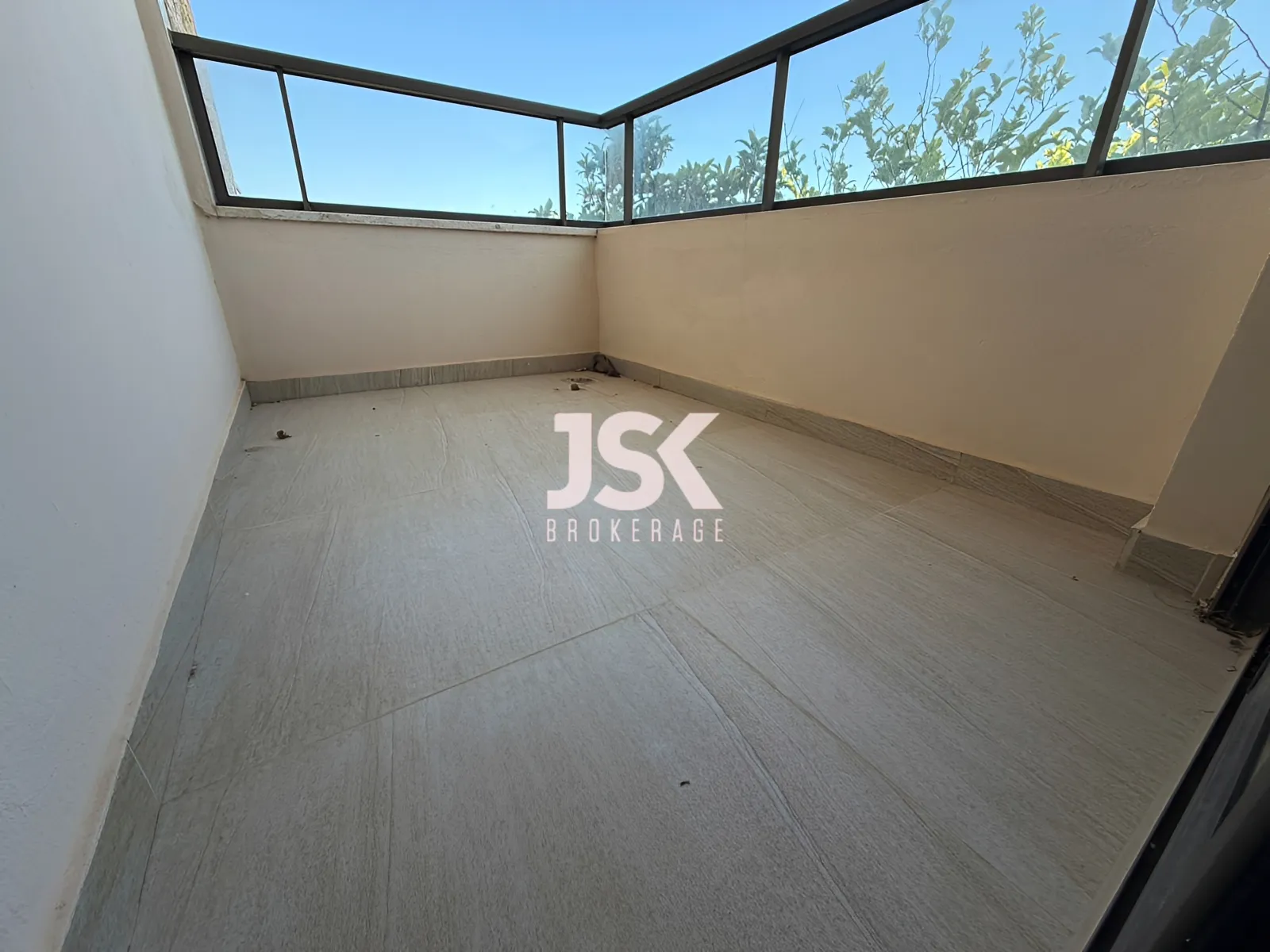 Apartment for Sale in Batroun - 3 bed