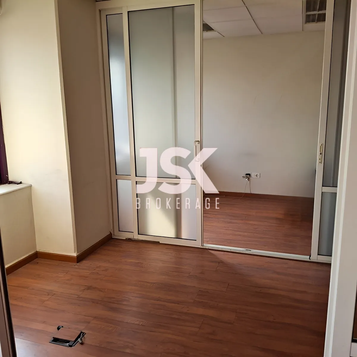 Office for Sale in Dekwaneh