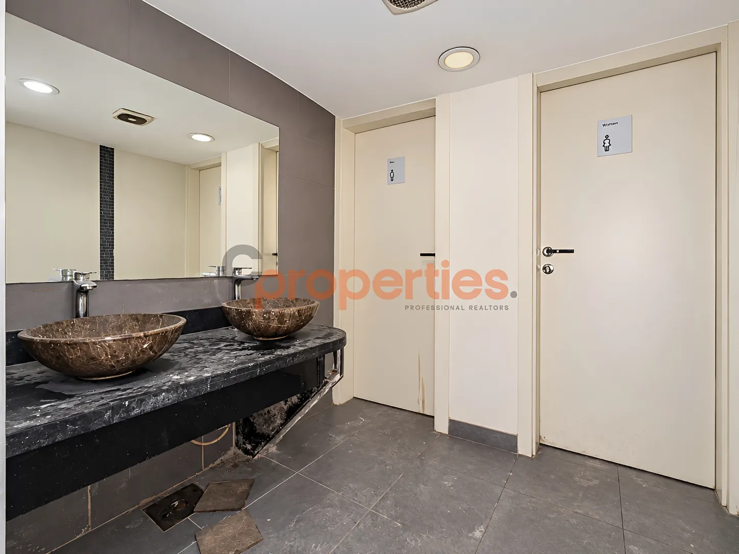 Shop for Rent in Hamra
