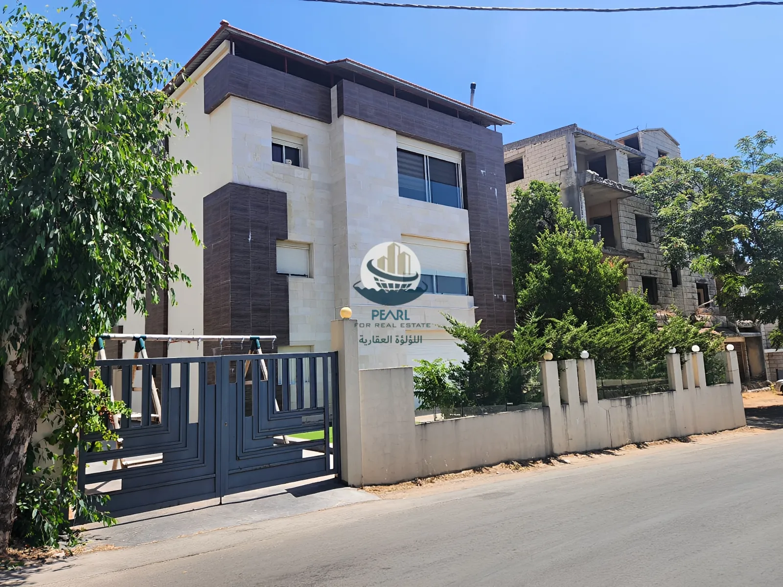 Commercial Building for sale in Bhamdoun