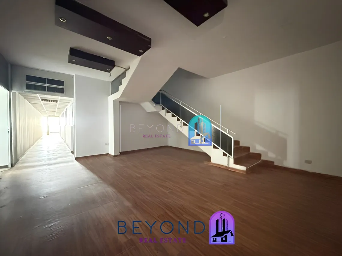 Warehouse for rent in Ramlet El Baida, Bayrut, Lebanon