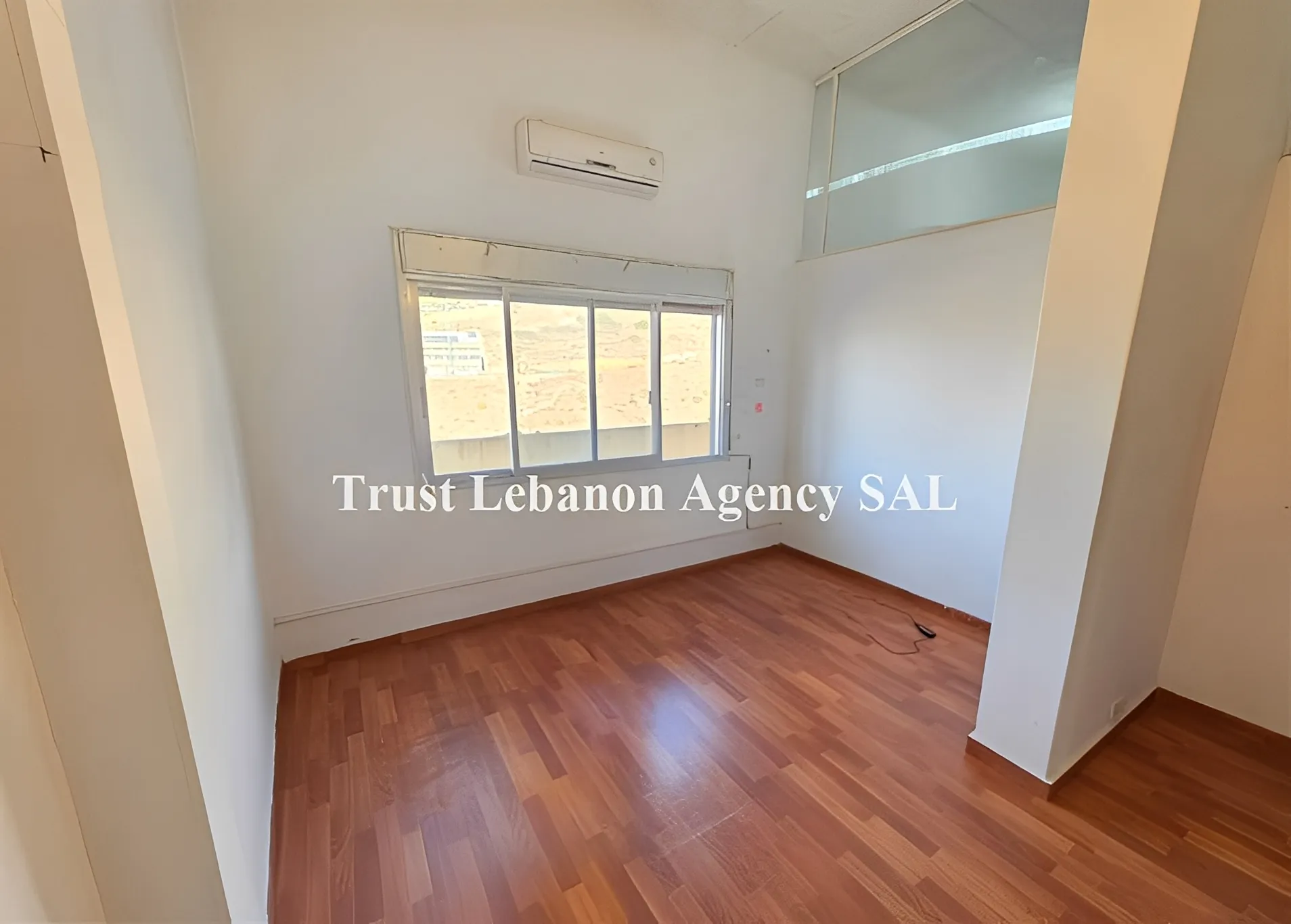 Office for rent in Baabda, Hazmieh