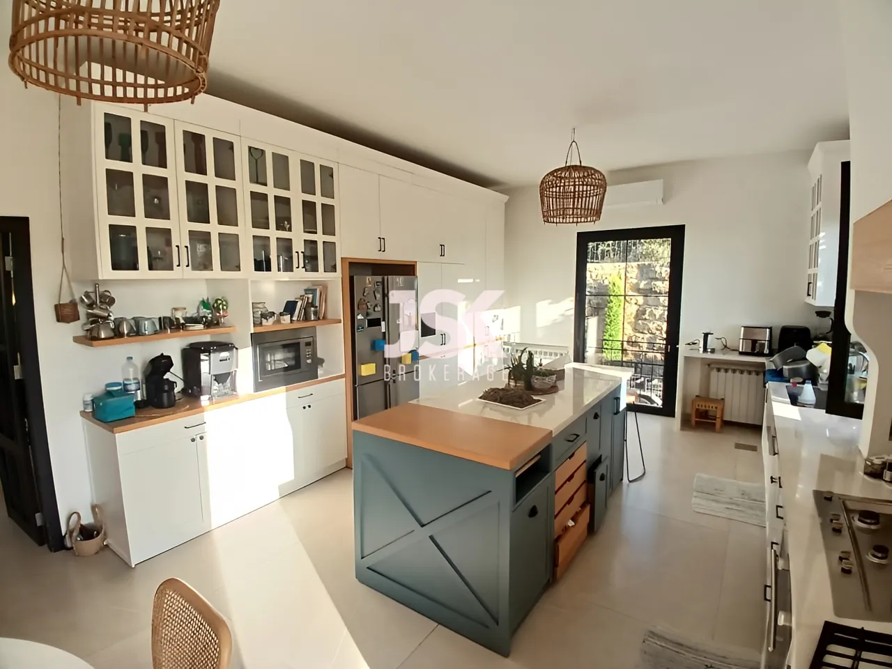 Villa for Sale in Roumieh