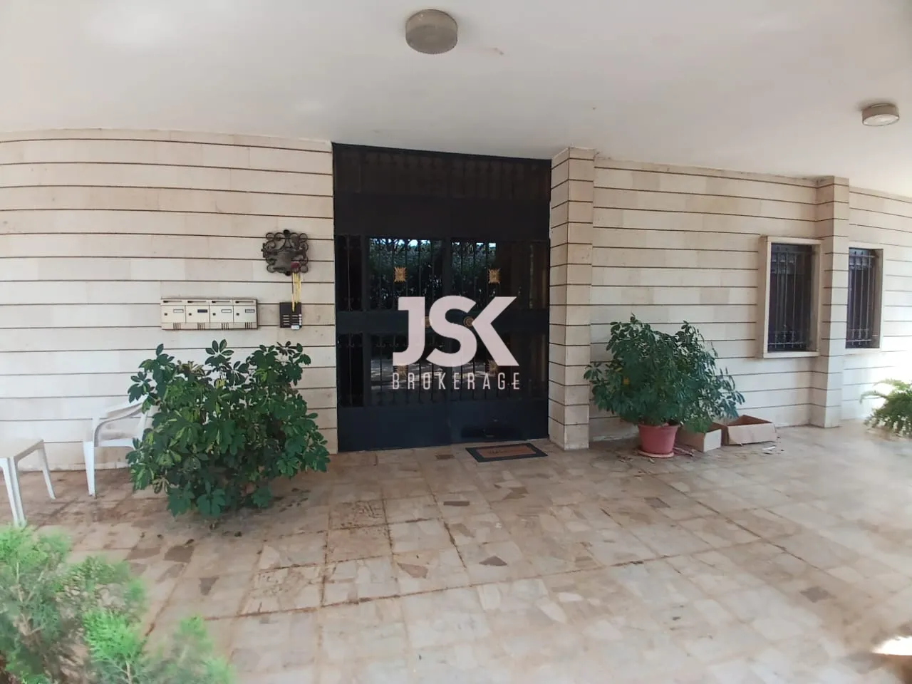 Building for Sale in Ain Saadeh