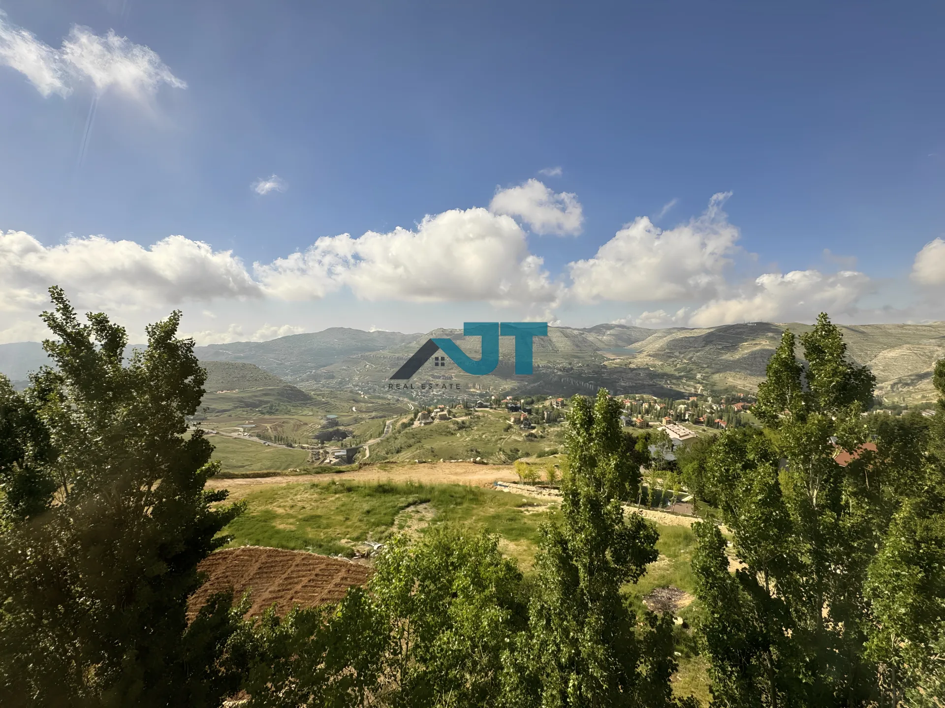 Apartment for Sale in Kfardebian