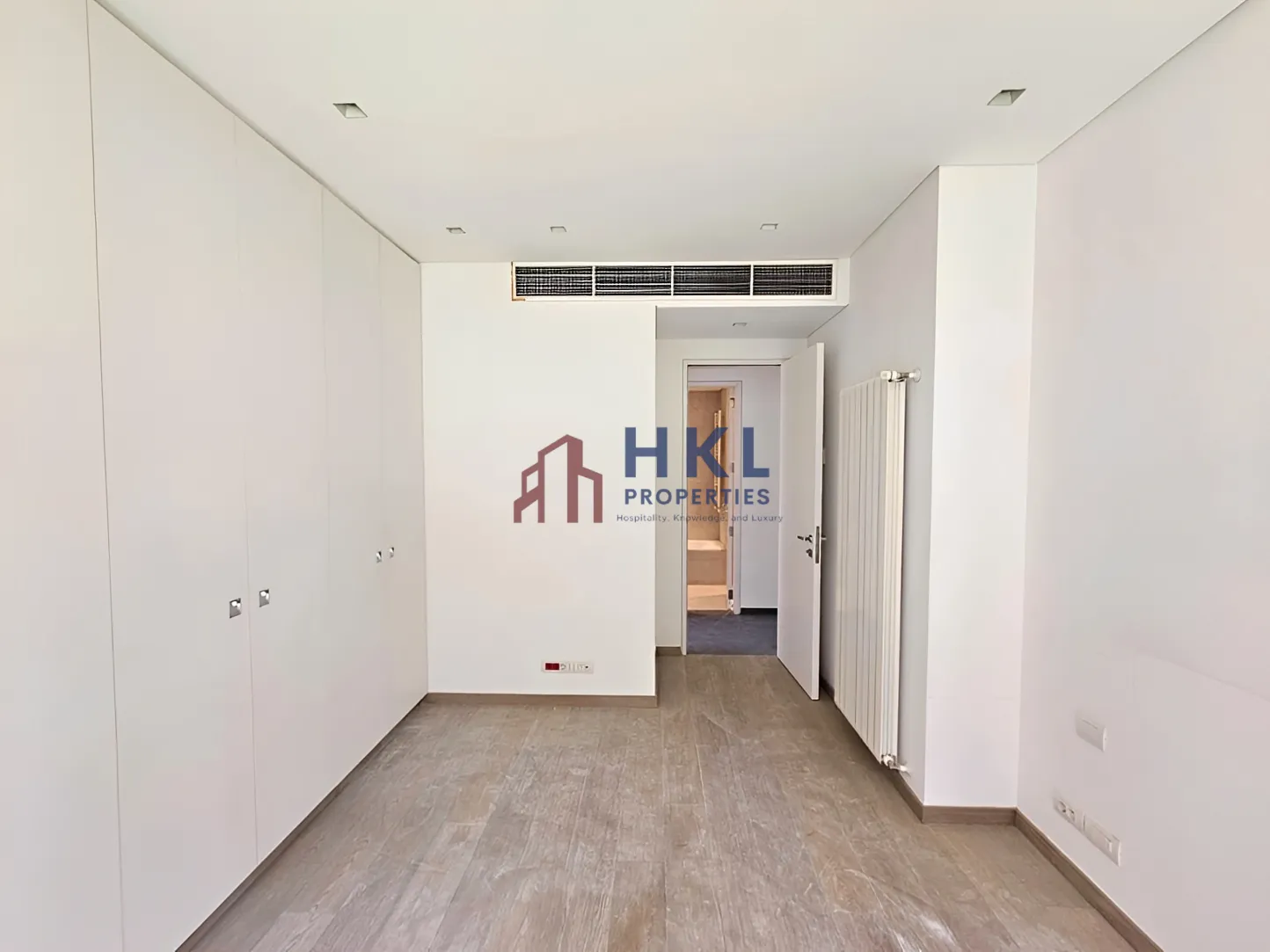 Apartment for rent in Achrafieh, Beirut, Lebanon - 3 bed, 4 bath