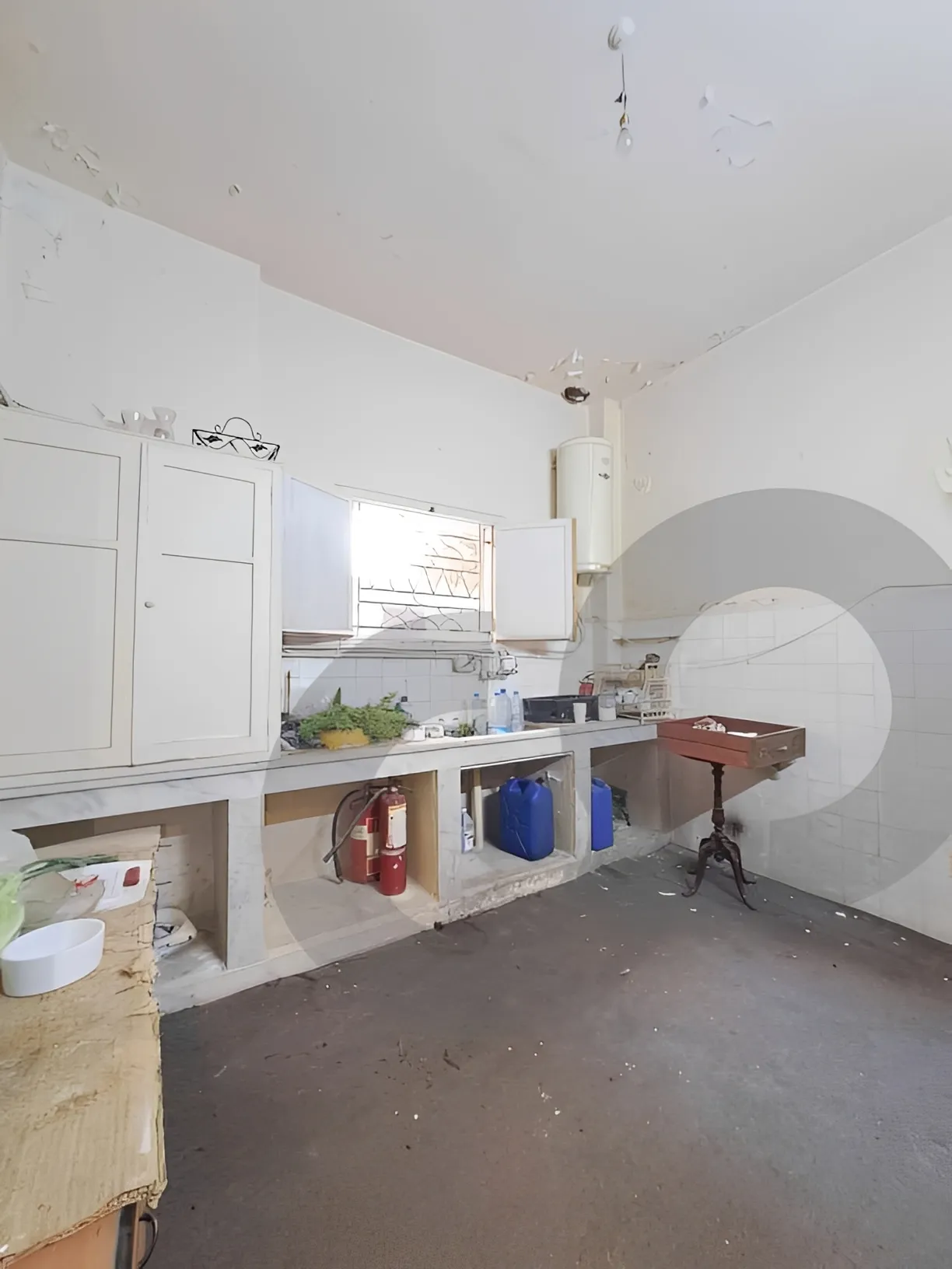 Office for Sale in Raoucheh