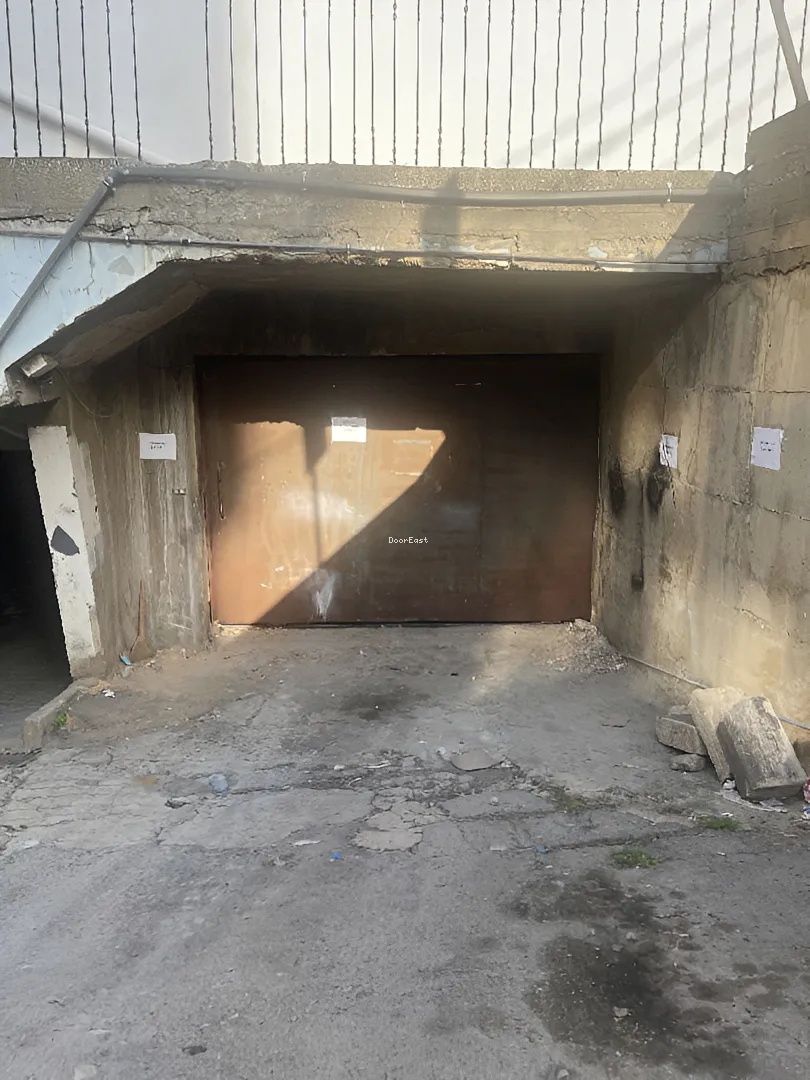 Warehouse for rent in Dekwaneh