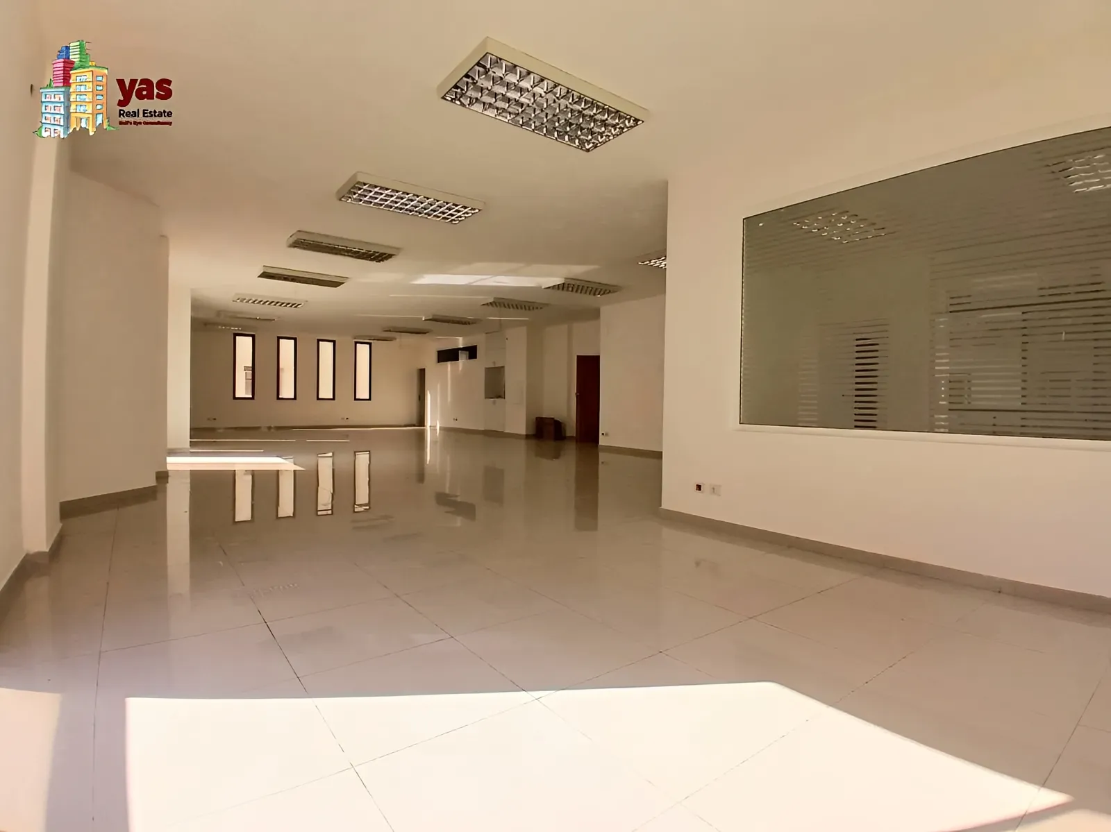 Warehouse for rent in Adonis