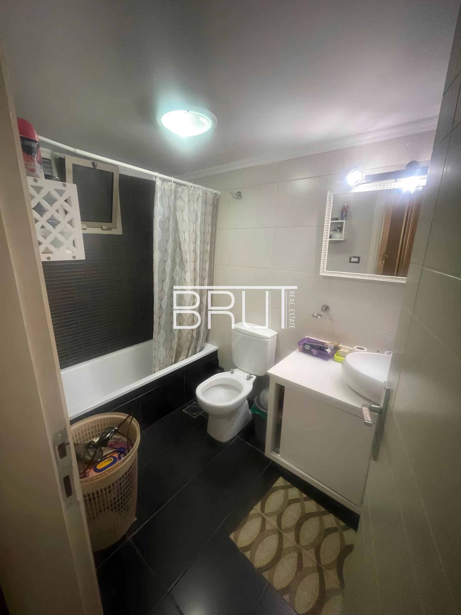 Apartment for Sale in Ballouneh