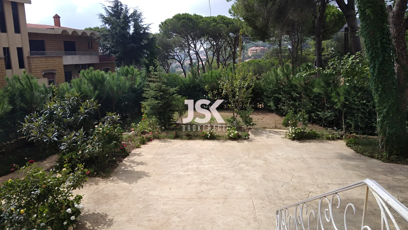 Villa for rent in Baabdat