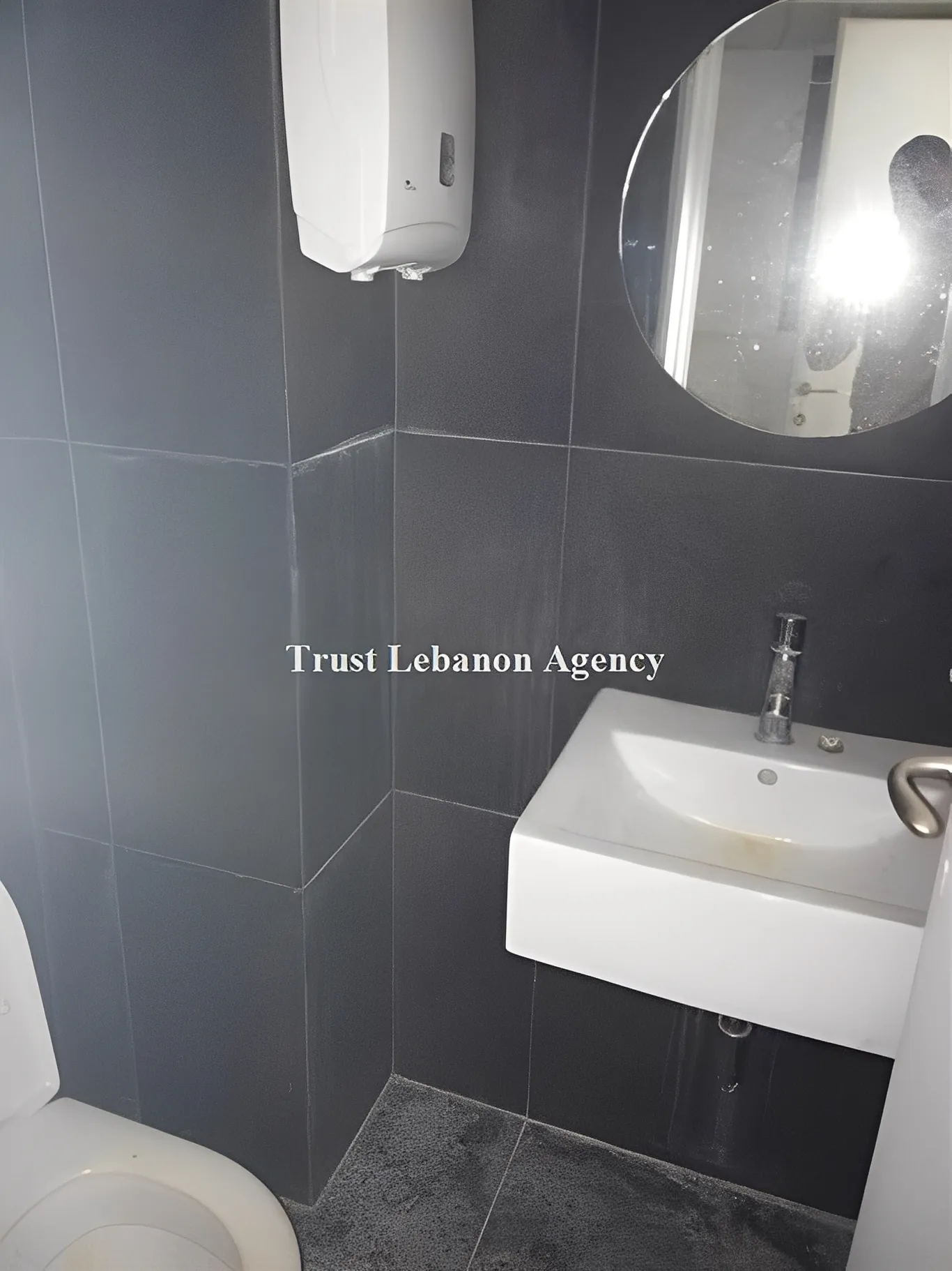 Commercial Property For Rent in Metn, Horsh Tabet