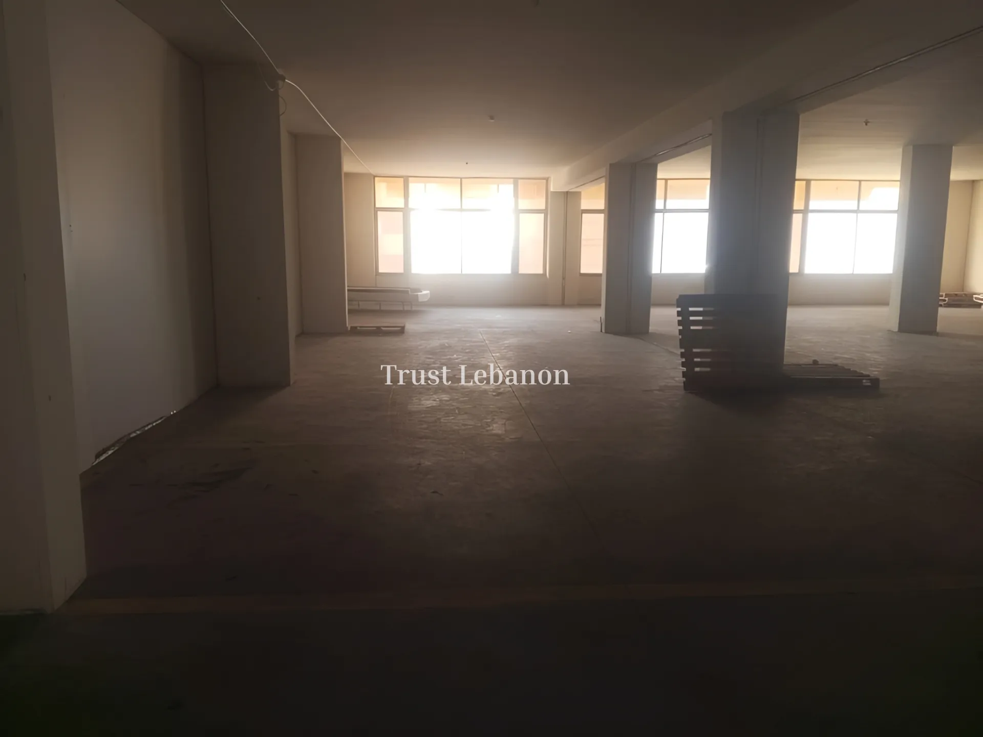 Warehouse for rent in Dekwaneh
