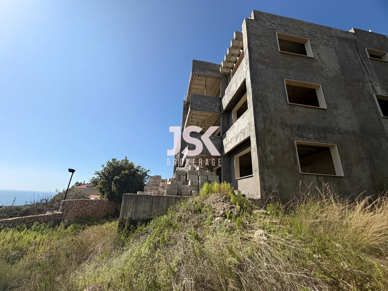 Building for Sale in Edde