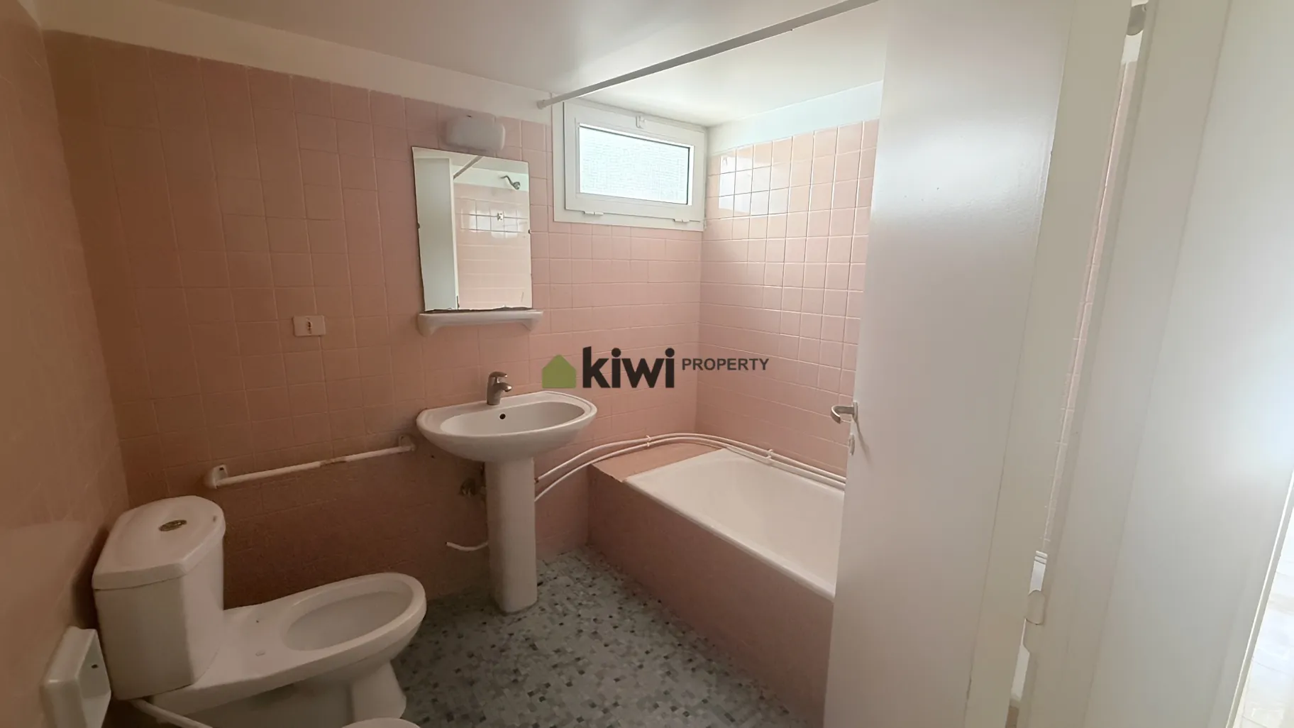 Apartment for sale in Achrafieh, Beirut, Lebanon - 3 bed, 2 bath