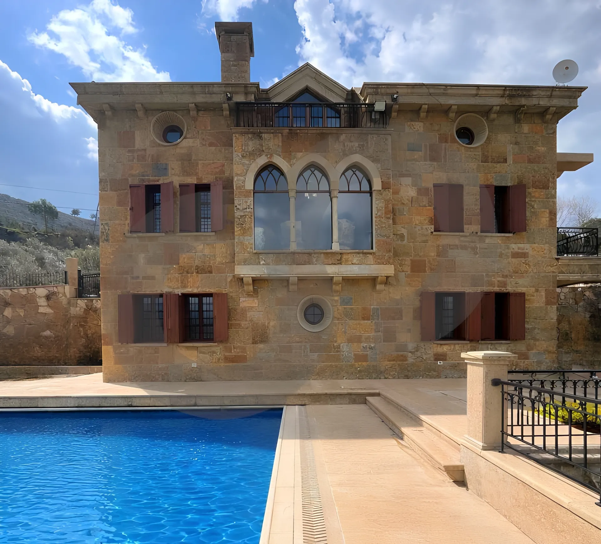 Villa for Sale in Beit ed-Dine