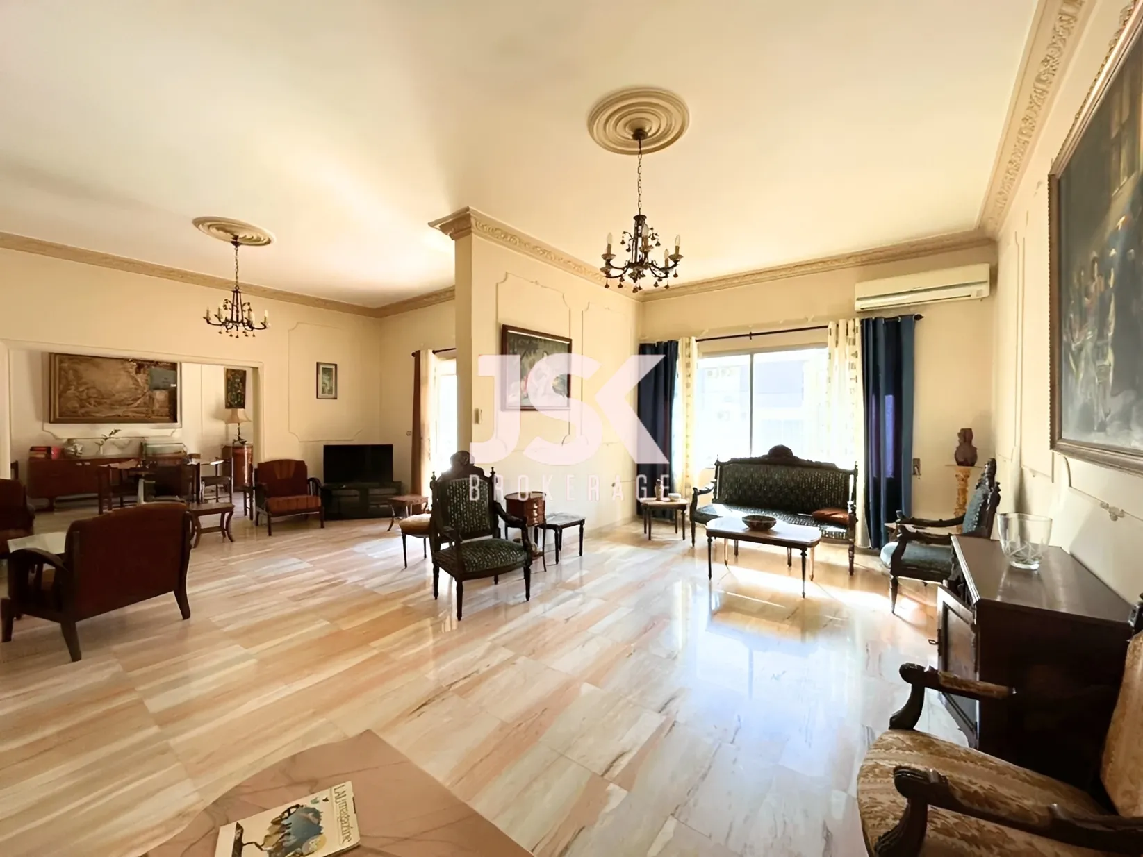 Apartment for sale in Sakiet El Janzeer, Bayrut, Lebanon
