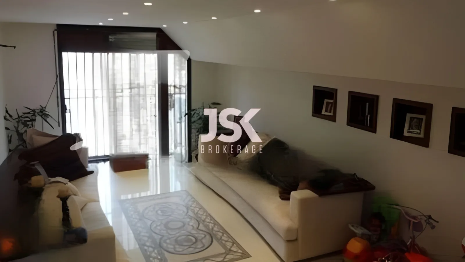 Triplex for Sale in Tilal Ain Saadeh, Metn - 2 bed, 4 bath