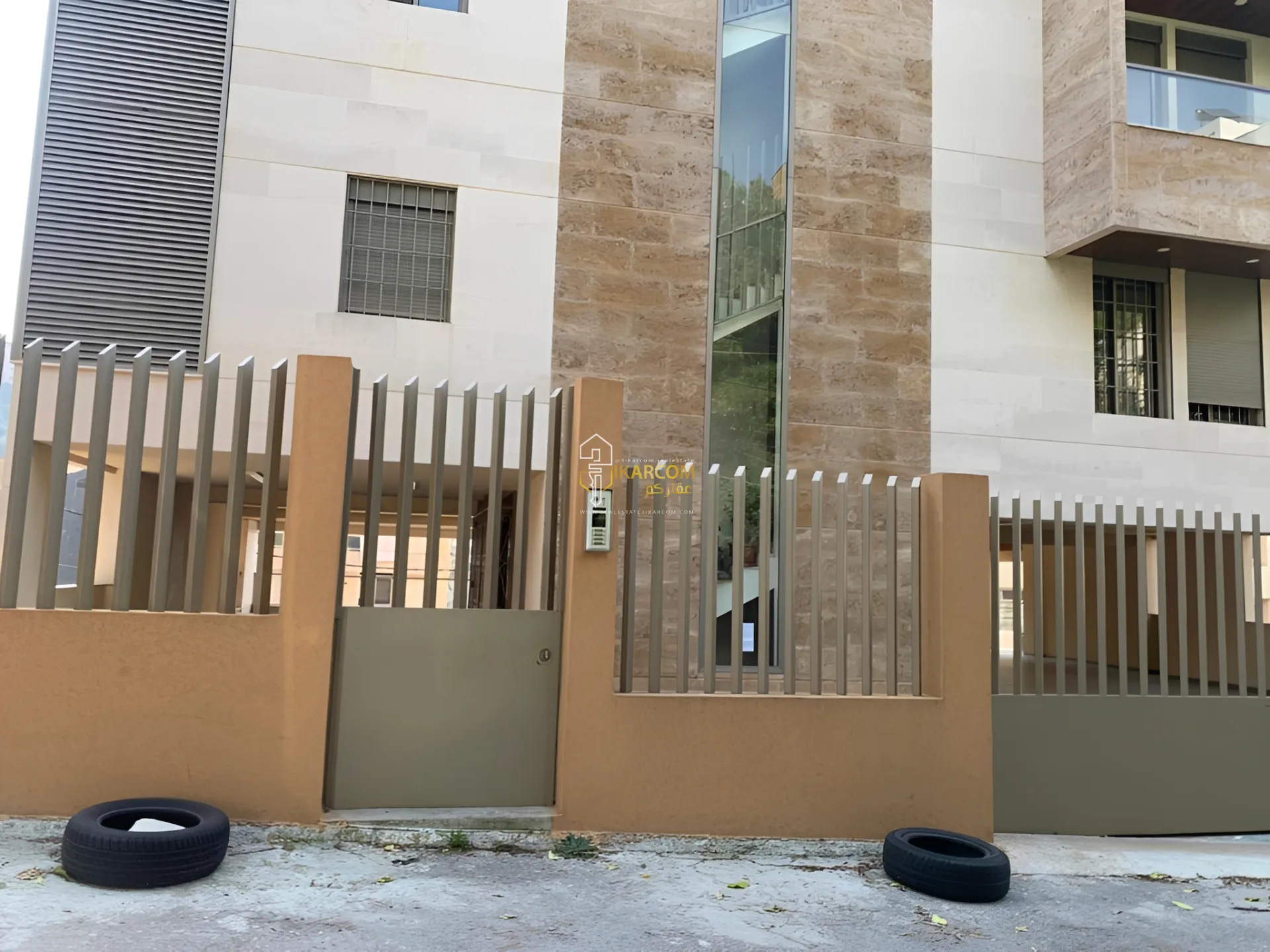 Building for Sale in Mtayleb