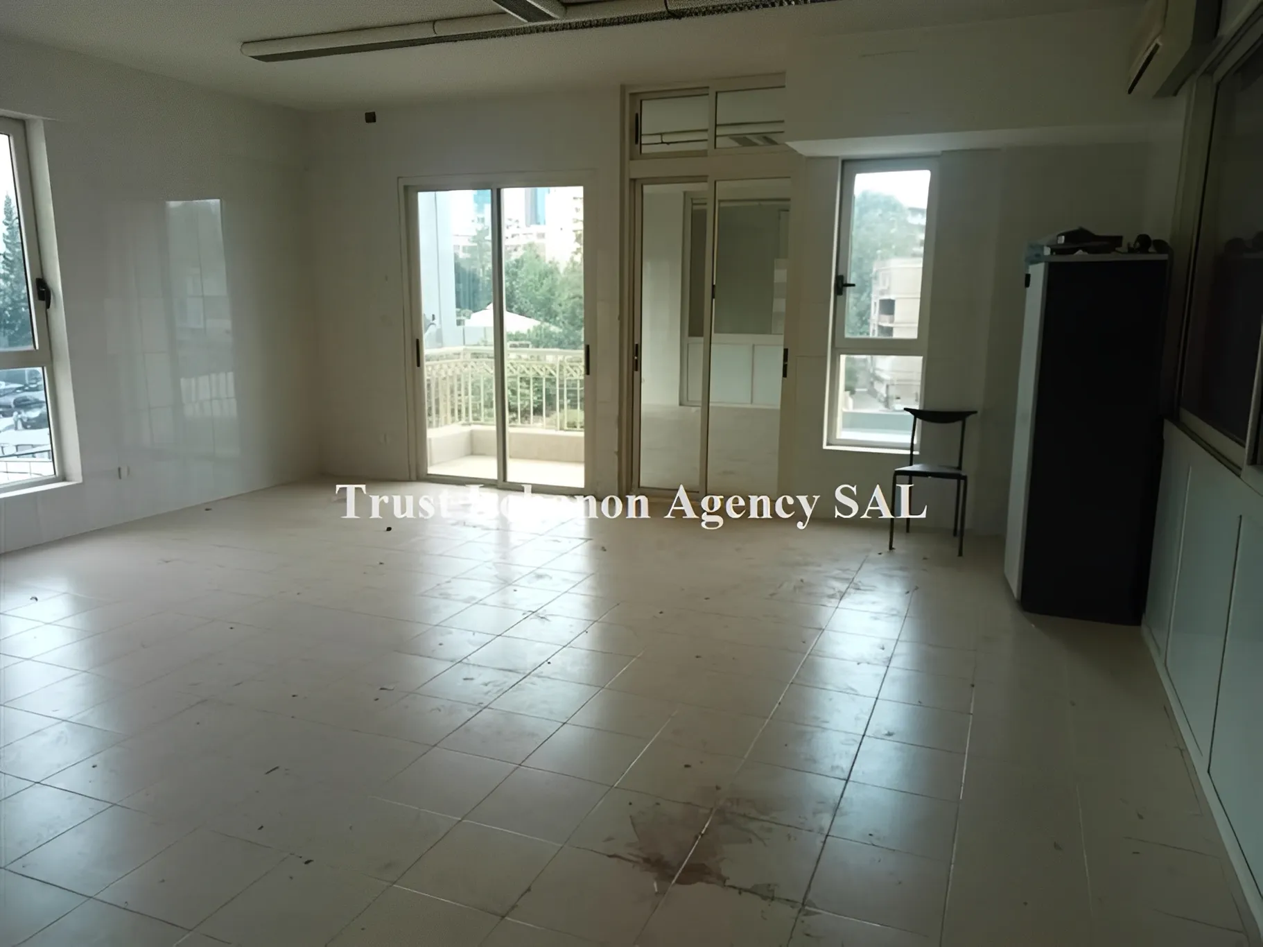 Office for rent in Metn, Sin El Fil