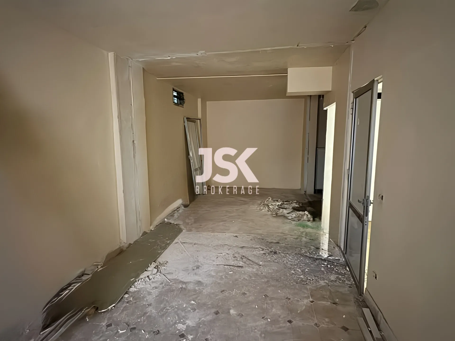 Warehouse for Sale in Dekwaneh