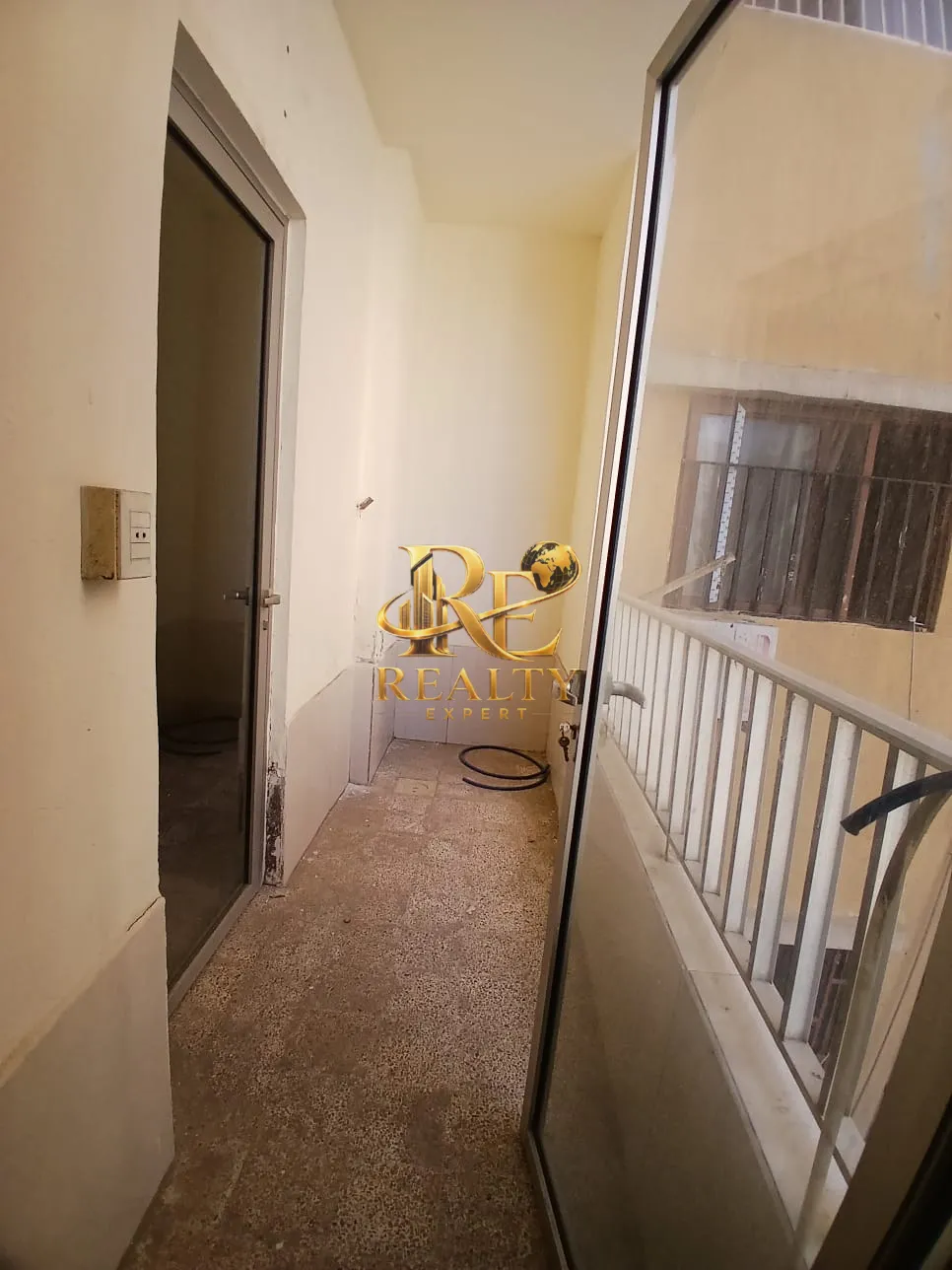 شقة for rent in Haret hreik, لبنان