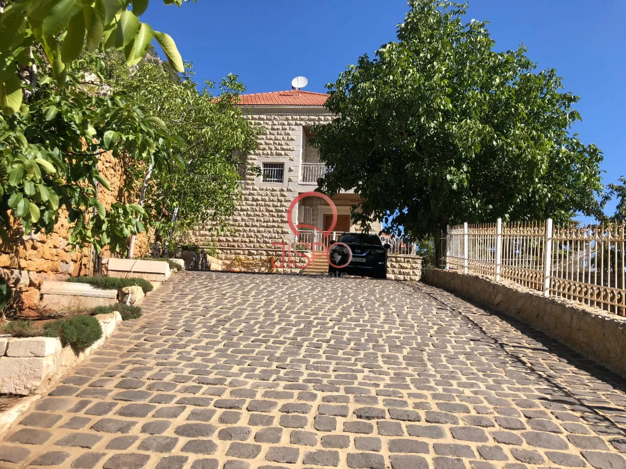 Villa for Sale in Laqlouq