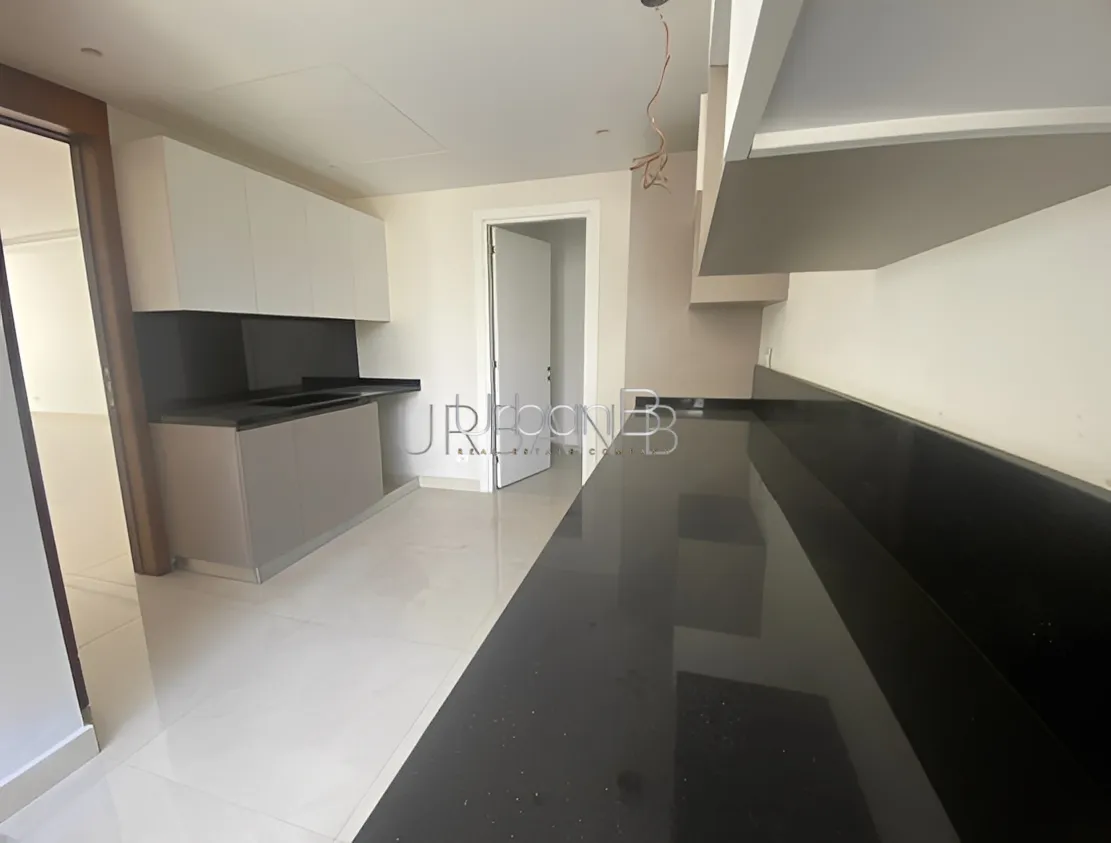 Apartment for Sale in Alfred Naccash, Bayrut, Lebanon