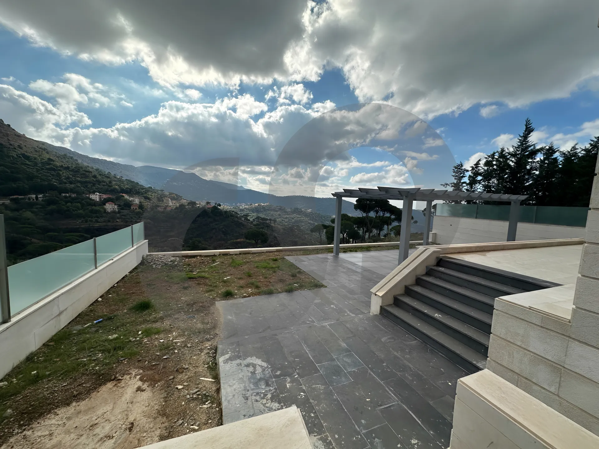 Villa for Sale in Jezzine