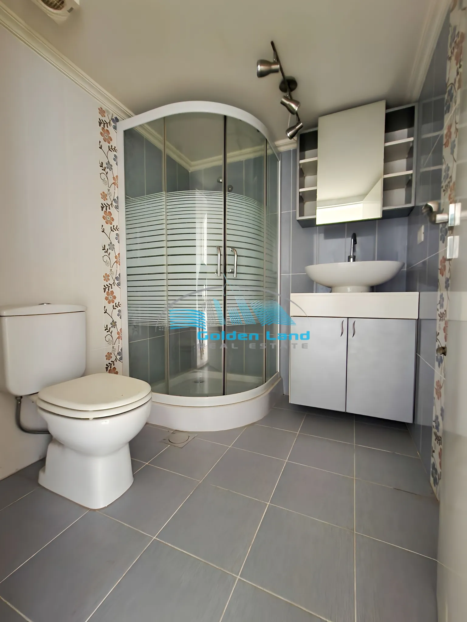 Apartment for Sale in Jouret El Ballout