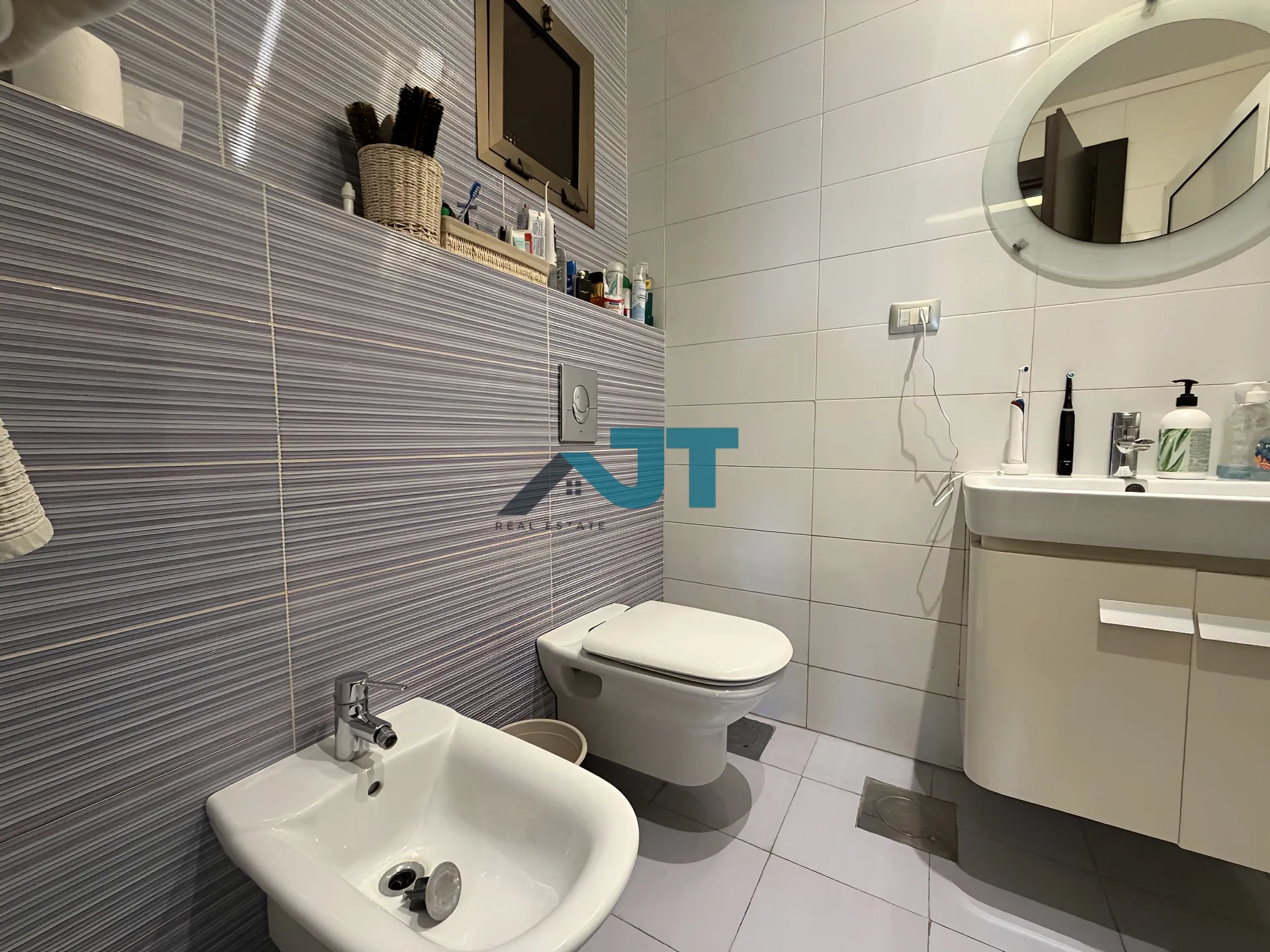 Apartment for rent in Ain el-mreisseh, beirut, lebanon