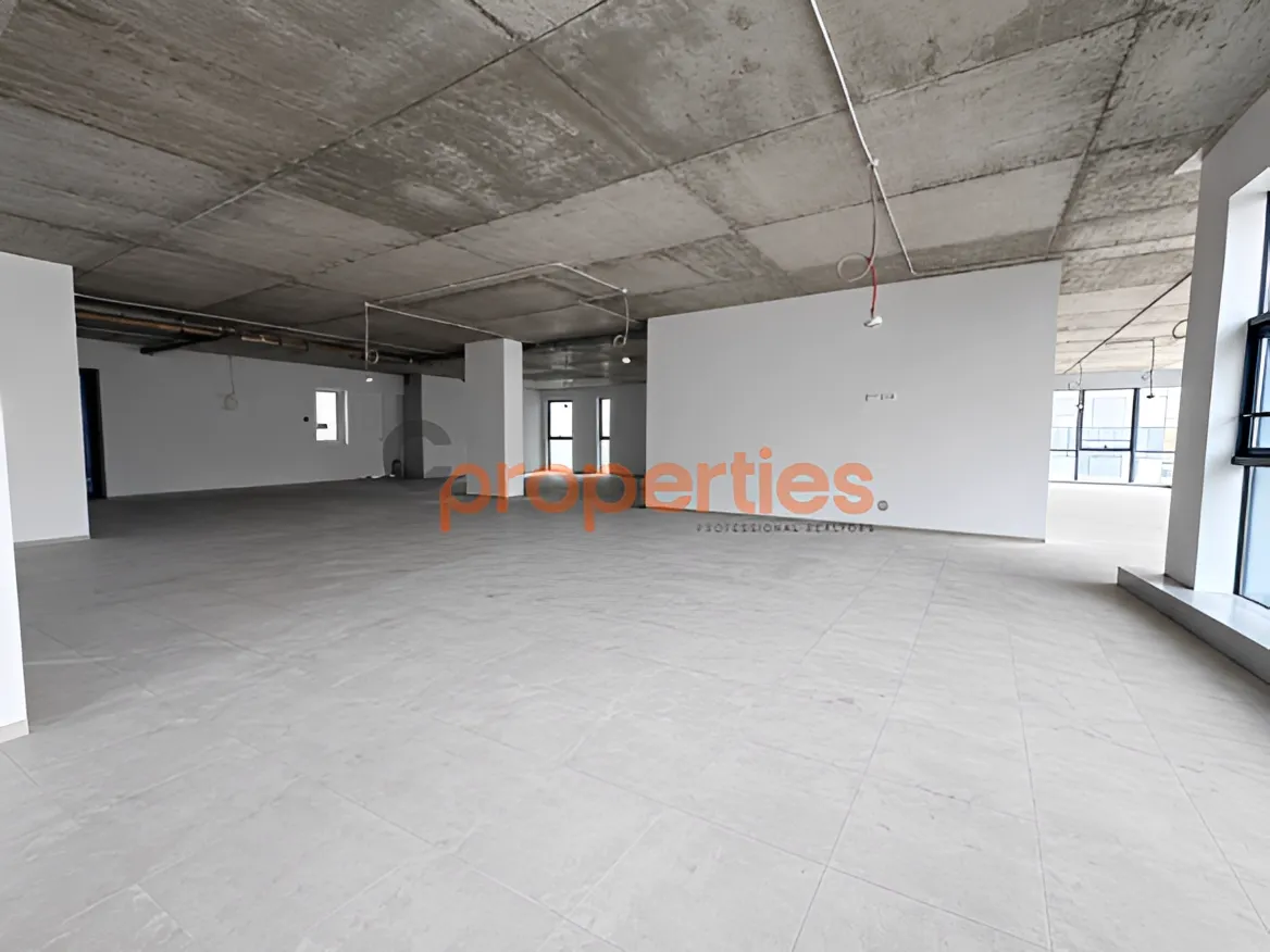 Office for rent in Ramleh Al Bayda, Beirut, Lebanon