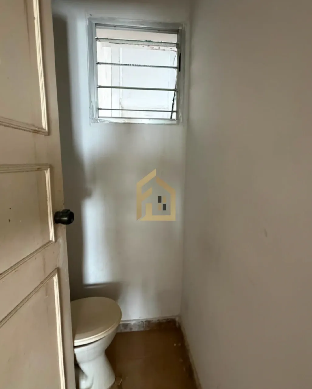 Apartment for sale in Ramlet El Baida, Bayrut, Lebanon - 3 bed, 3 bath