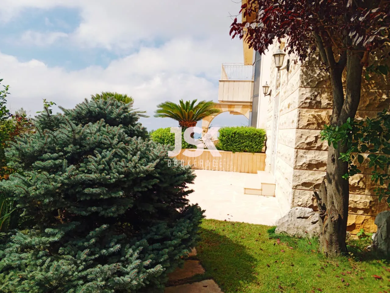 Villa for Sale in Kfour