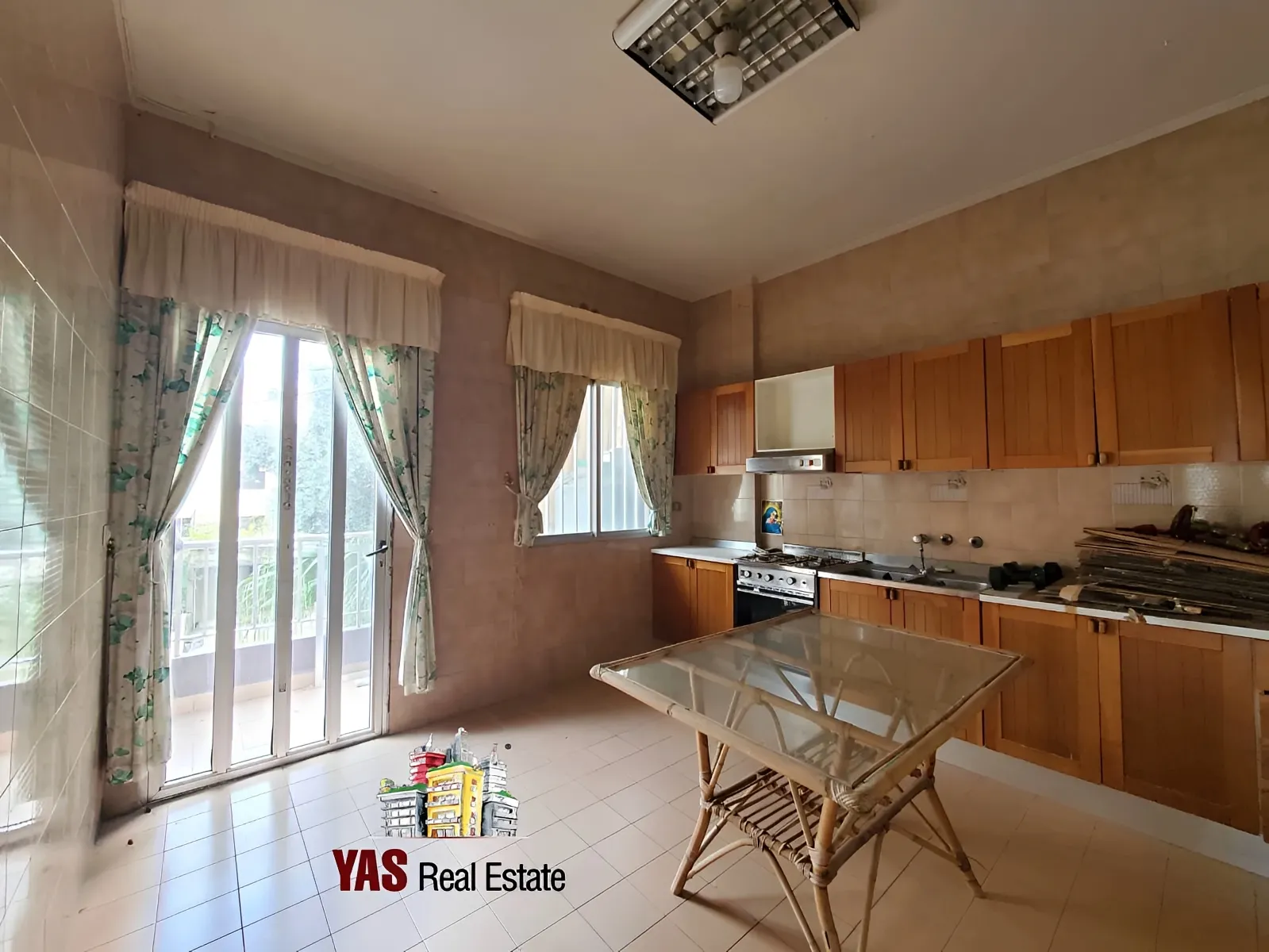 Apartment for Sale in Ballouneh