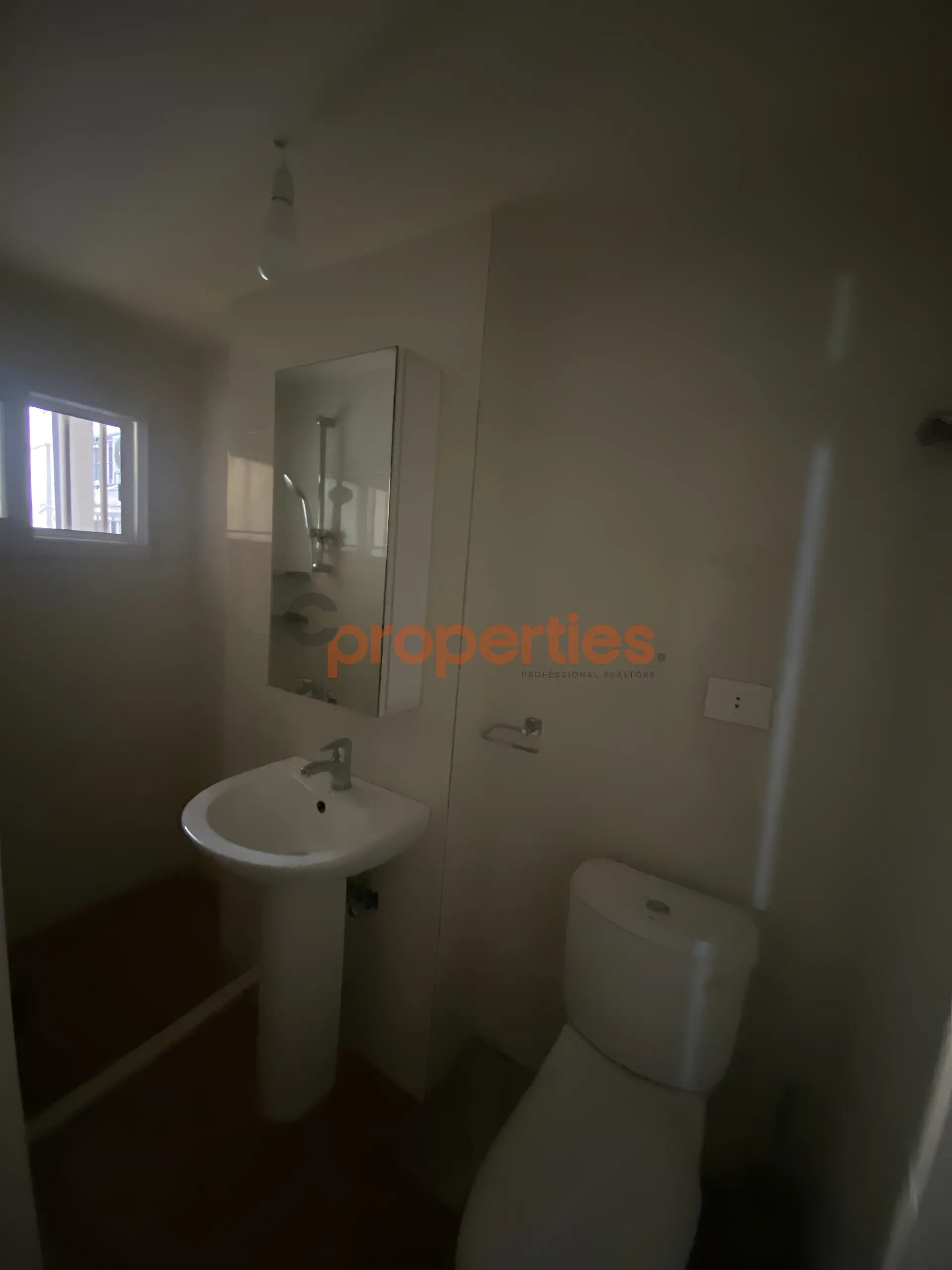 Apartment for Rent in Roum - 3 bed, 1 bath