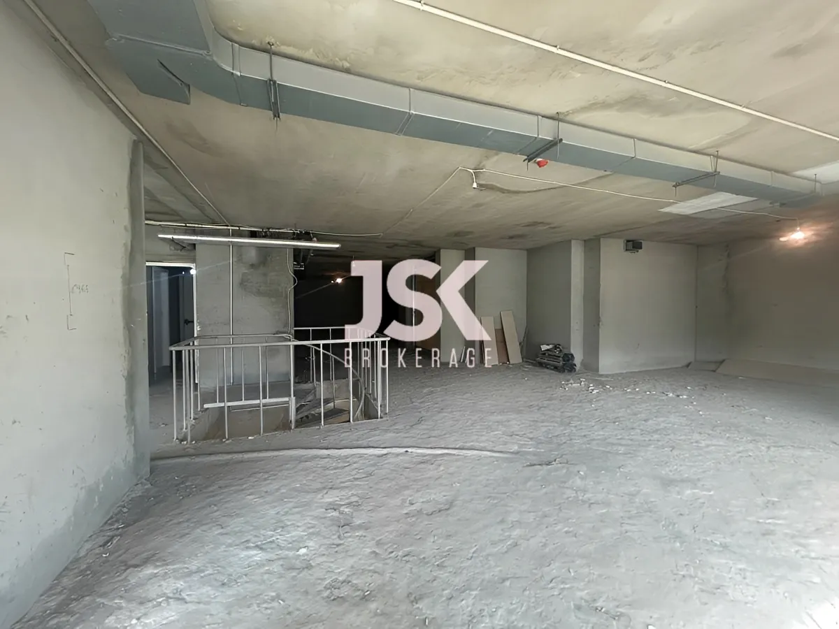 Shop for rent in Downtown