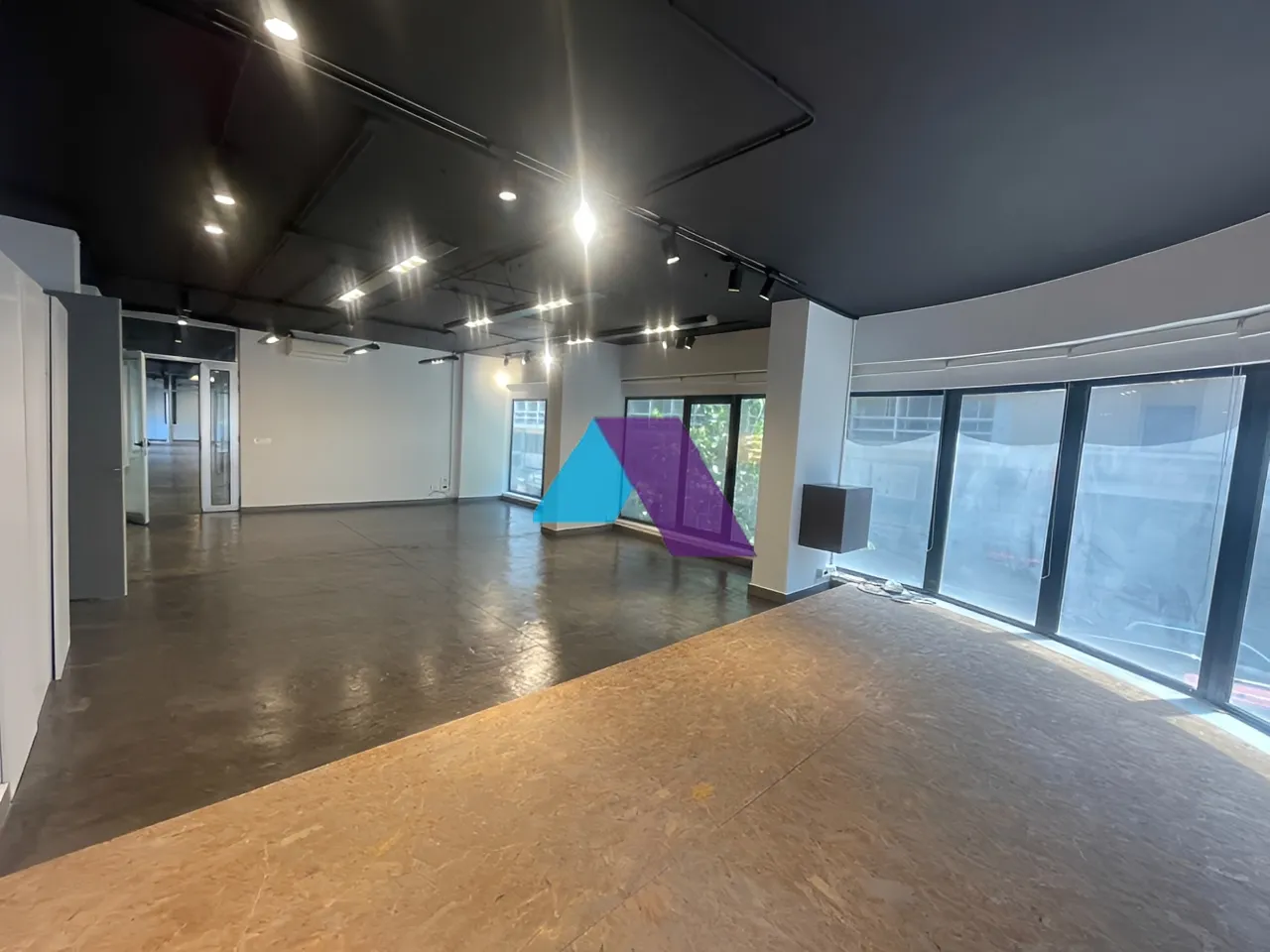 Office for rent in Saifi Village