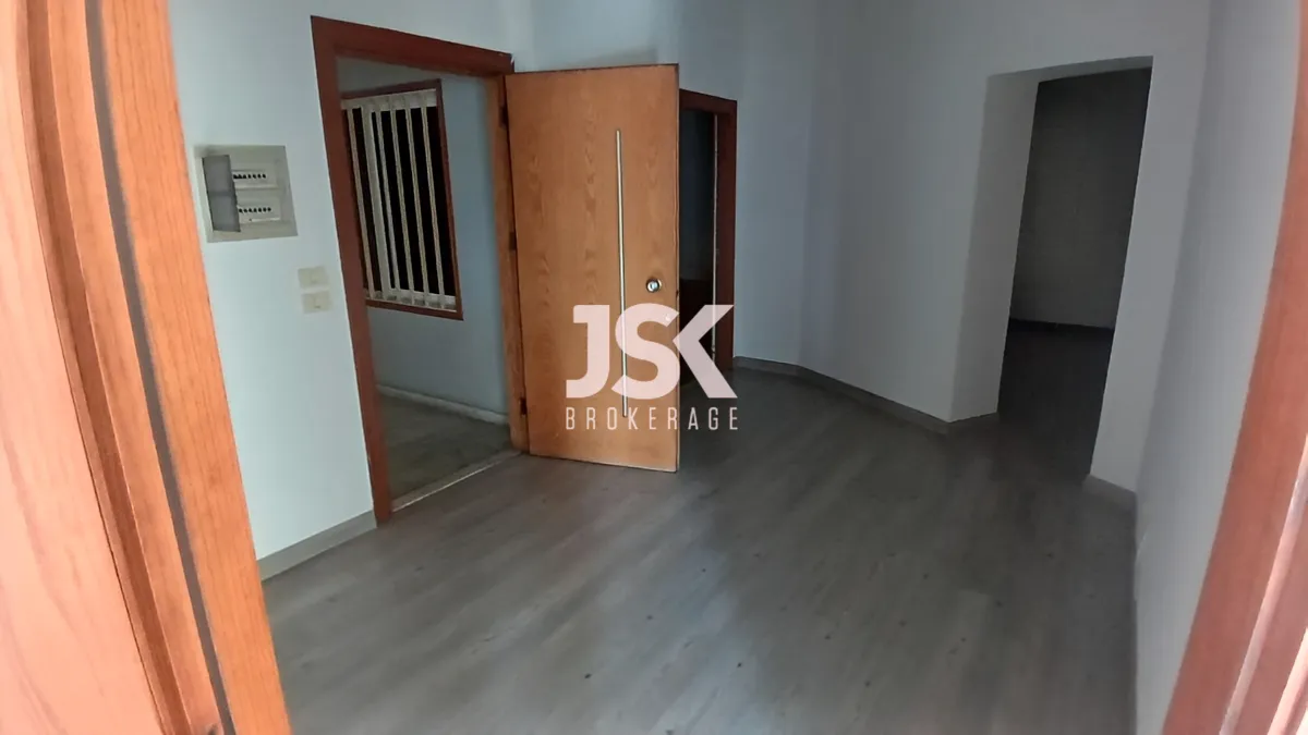 Office for sale in Beit Meri