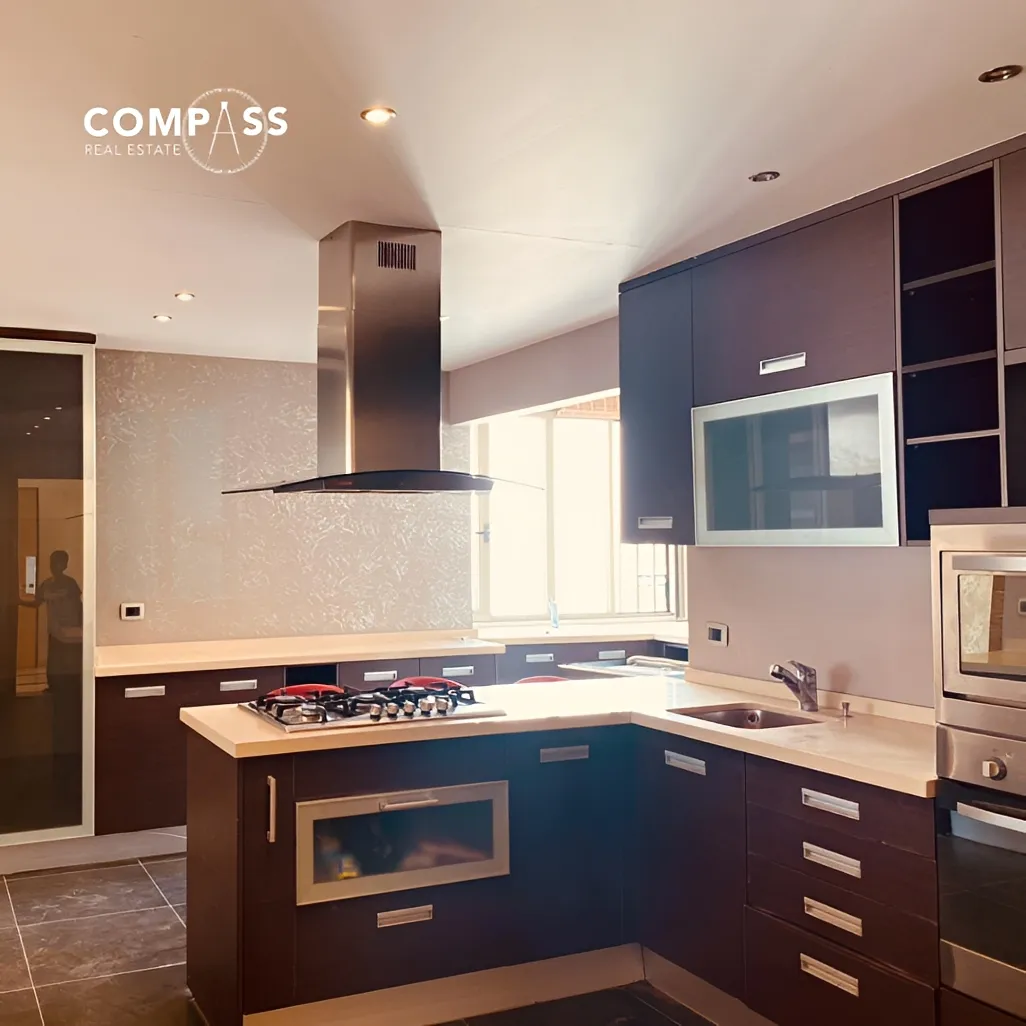 Apartment for rent in Ramlet El Baida, Bayrut, Lebanon - 3 bed, 5 bath